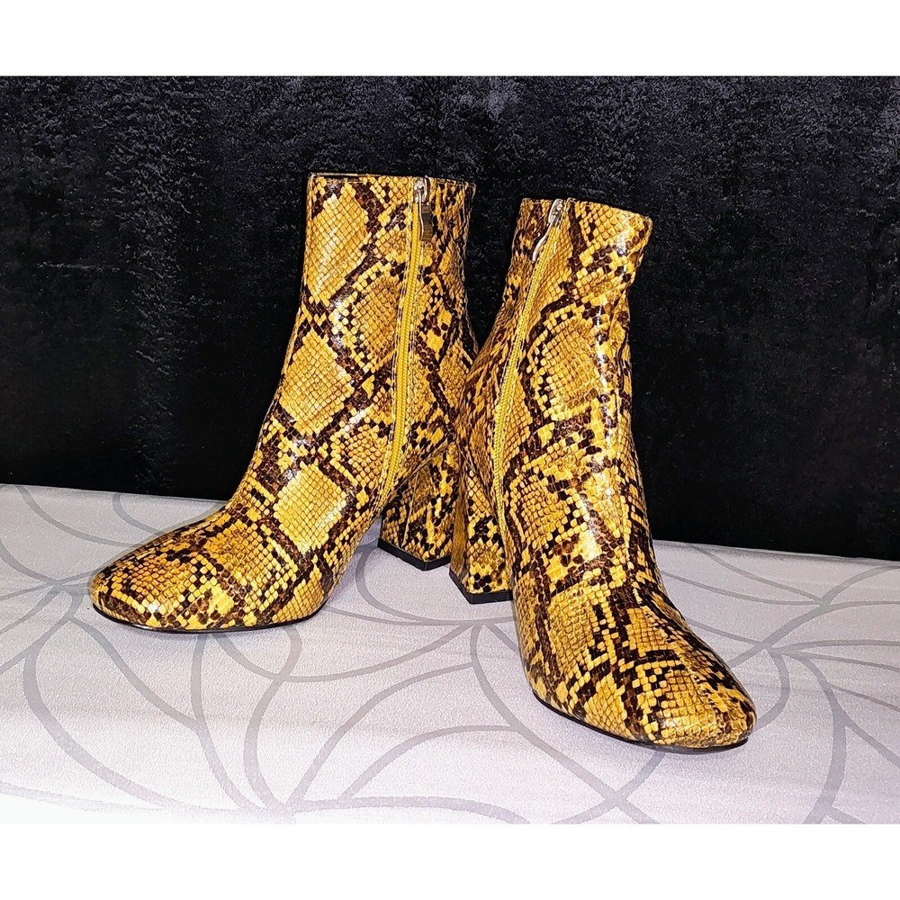 BooHoo Faux Snakeskin Mustard Brown Booties Size 7